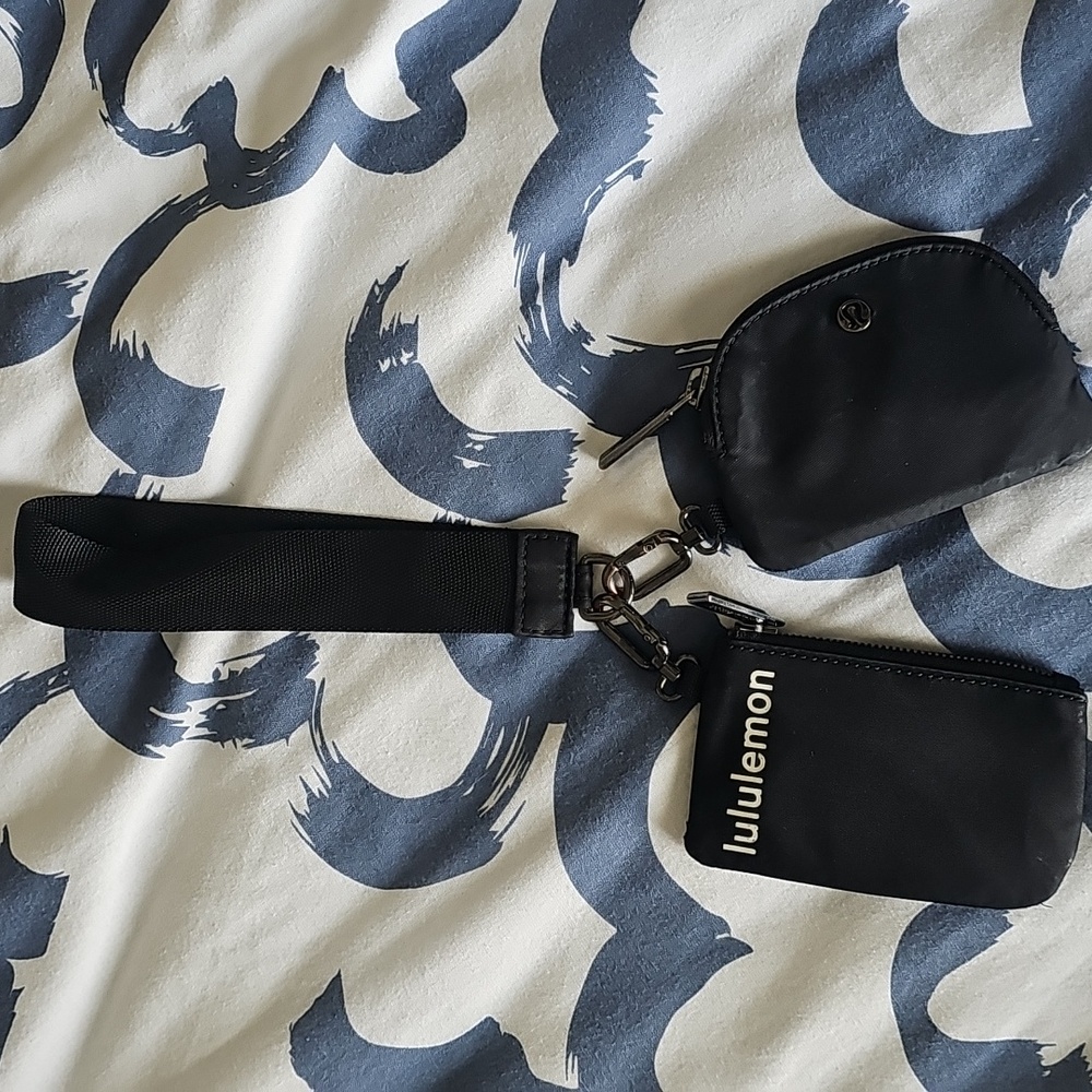 Lululemon Dual Pouch Wristler Black‎